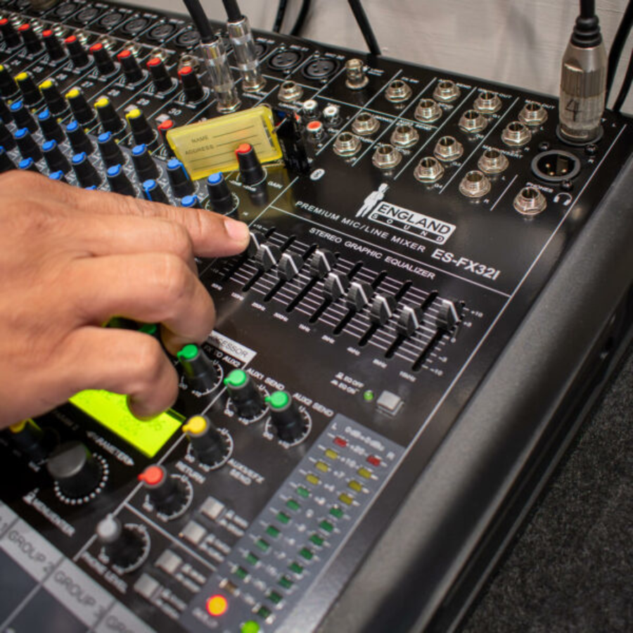 CONSOLA 32 4